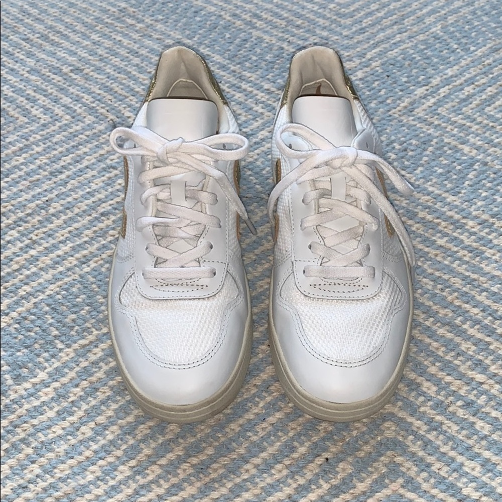 Veja V-10 Sneakers